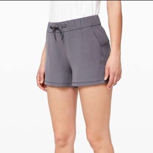 Lululemon On the Fly shorts *woven